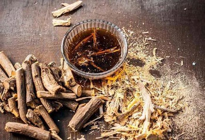  Cam thảo có thể kết hợp với các vị thuốc khác trị huyết áp thấp. 