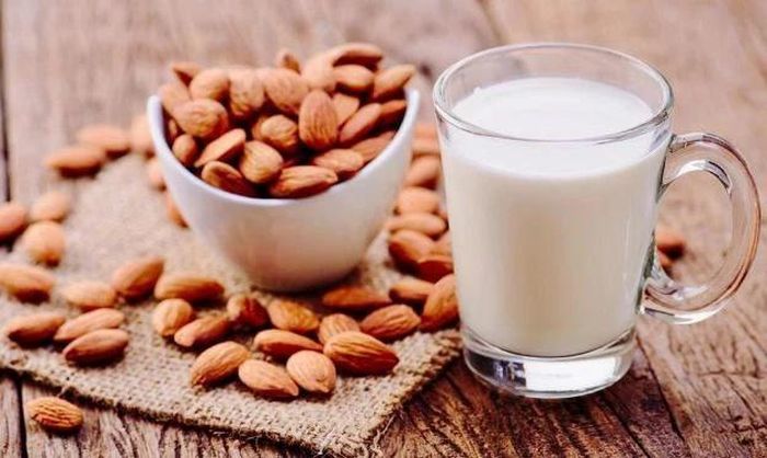  Sữa hạnh nhân tốt cho người bệnh huyết áp thấp. 