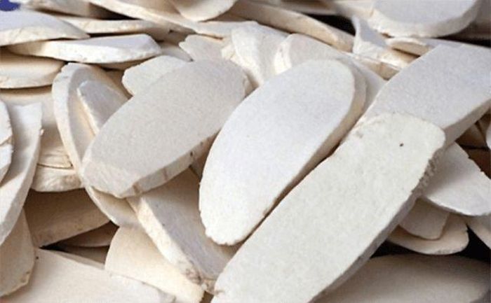Sơn dược kết hợp với quế và các vị thuốc khác trong bài Tế sinh thận khí hoàn.