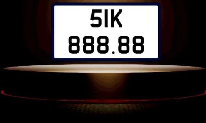 Tại Việt Nam, biển số xe 'siêu đẹp' 51K-888.88 đã chính thức có chủ với giá 15,2 tỷ đồng.