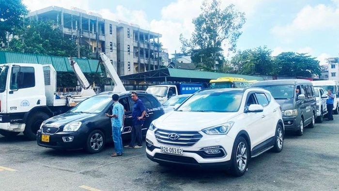 Cao điểm cuối năm cùng việc hàng trăm cán bộ trung tâm đăng kiểm sẽ phải hầu tòa trong thời gian tới chính là "đỉnh núi" mà ngành đăng kiểm sắp phải vượt qua.