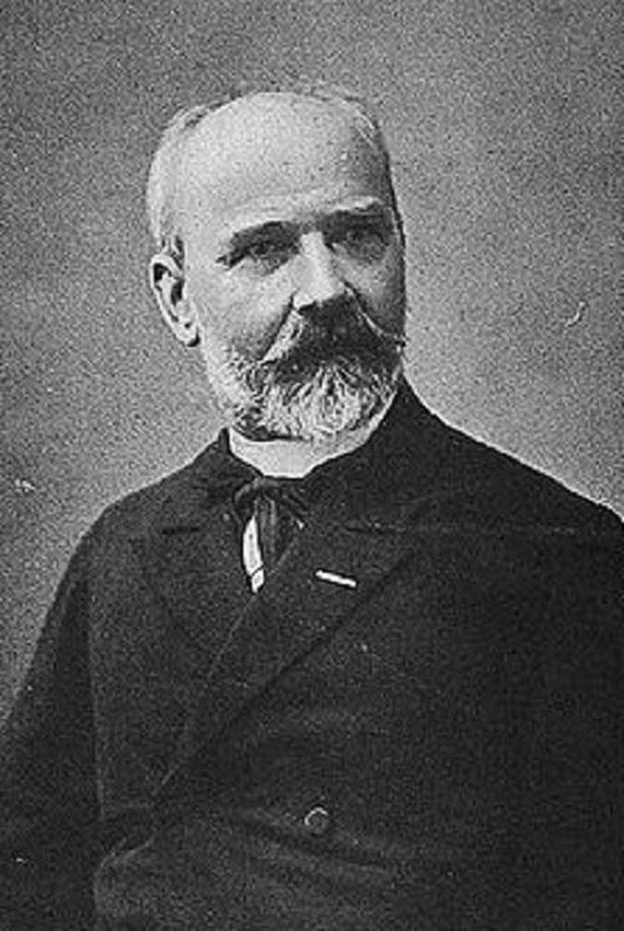 Nhà thực vật học J. Louis Pierre - giám đốc đầu tiên