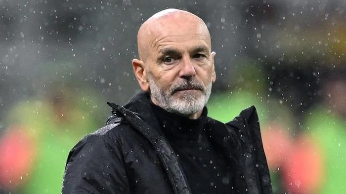 HLV Pioli đang phải đối mặt với khả năng mất việc nếu Milan không thoát nhanh khỏi khủng hoảng