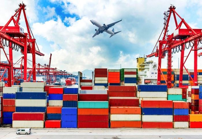 Hoạt động xuất nhập khẩu sẽ khởi sắc trong 2 tháng cuối năm do được hỗ trợ bởi các yếu tố thuận lời từ môi trường quốc tế và trong nước