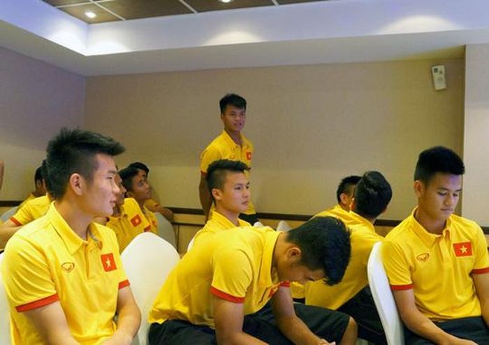 U19 Việt Nam hộ chuyên môn trước trận tứ kết