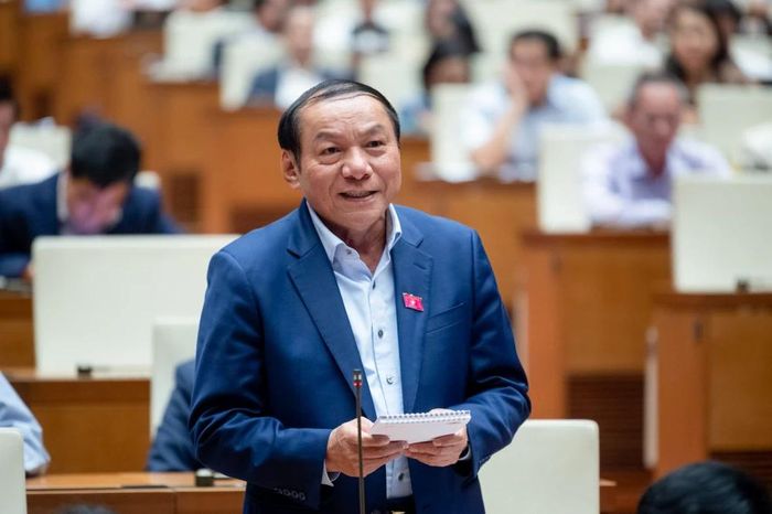 Bộ trưởng Bộ Văn hóa, Thể thao và Du lịch Nguyễn Văn Hùng phát biểu tại hội trường. (Ảnh: CTV/Vietnam+)