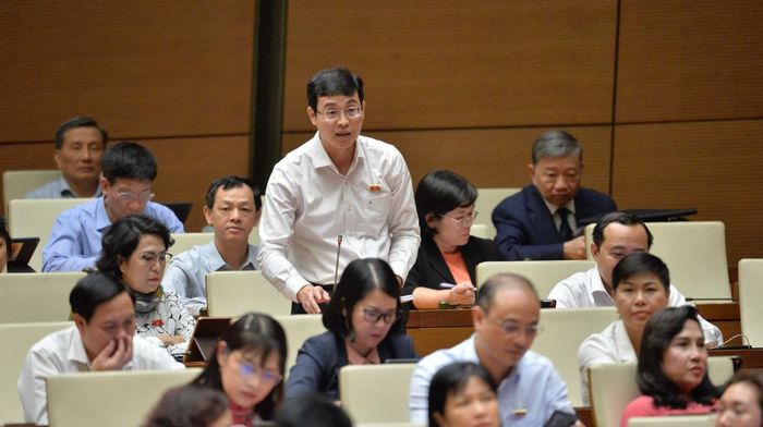 Đại biểu Quốc hội Đỗ Đức Hiển (TP. Hồ Chí Minh) chất vấn