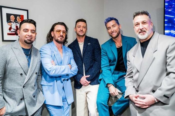 Nhóm nhạc nam NSYNC tái hợp sau 22 năm