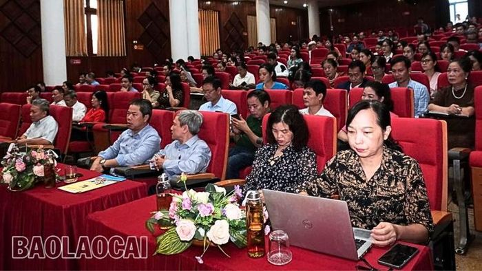  Các học viên trực tiếp thực hành sử dụng bộ công cụ (phần mềm) đánh giá, công nhận danh hiệu “Công dân học tập”. 