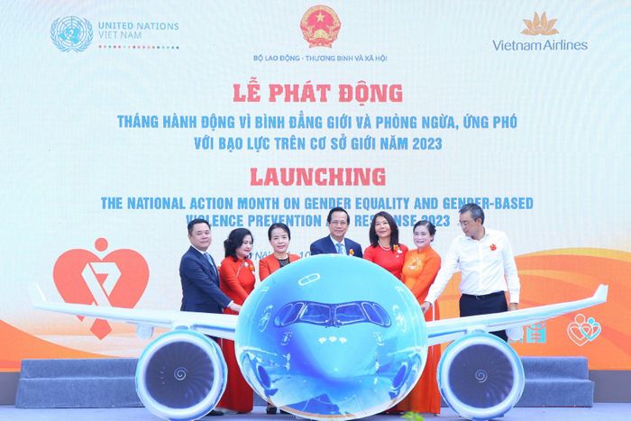 Quang cảnh lễ phát động.