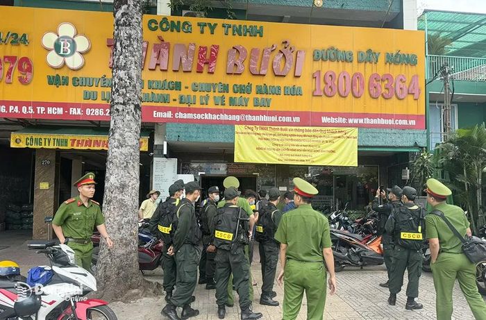 Lực lượng Công an Đồng Nai bao vây trụ sở Công ty TNHH Thành Bưởi tại TP.HCM
