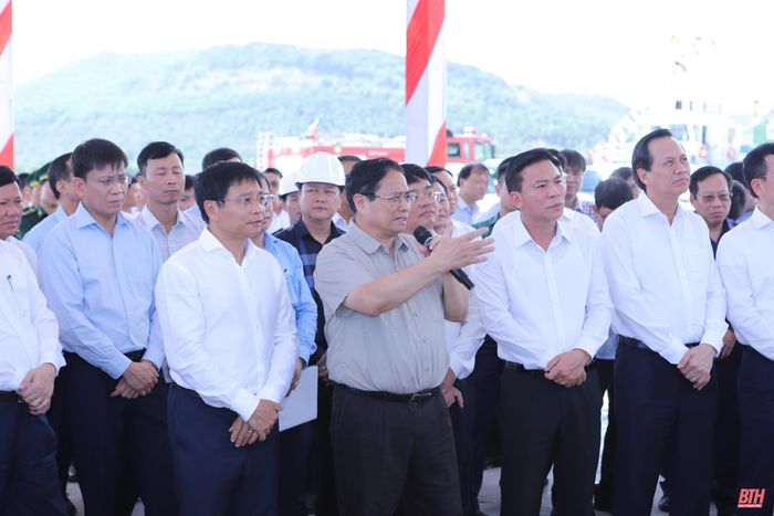 Thủ tướng Chính phủ Phạm Minh Chính thăm, kiểm tra tình hình quy hoạch và đầu tư Cảng biển Nghi Sơn.