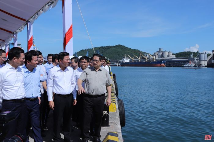 Thủ tướng Chính phủ Phạm Minh Chính thăm, kiểm tra tình hình quy hoạch và đầu tư Cảng biển Nghi Sơn.