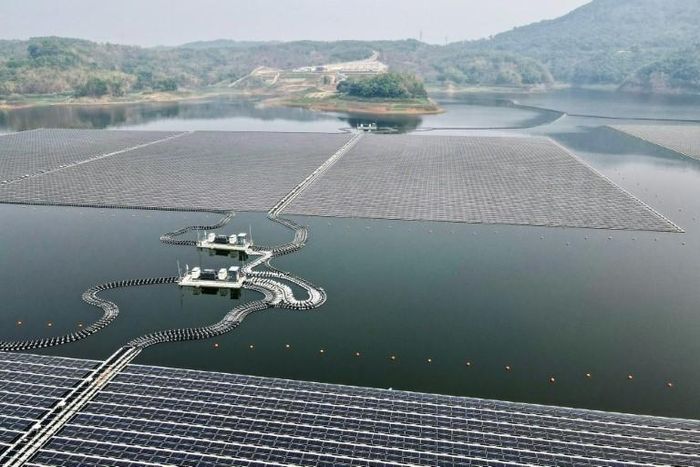 Hình ảnh mô tả dự án nhà máy điện nổi Cirata ở tỉnh Tây Java (Indonesia) khởi công ngày 9-11. Ảnh: AFP