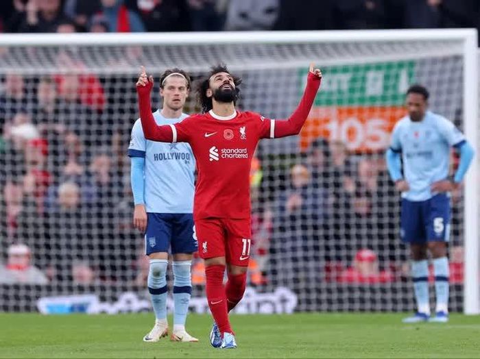 Cú đúp của Salah giúp Liverpool áp sát Man City, báo hiệu cho sự trở lại của cuộc đua song mã quen thuộc