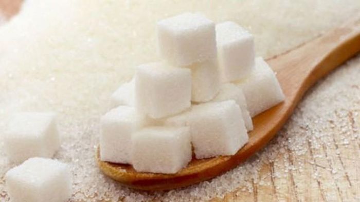 Ăn quá nhiều đường bổ sung làm tăng mức cholesterol.