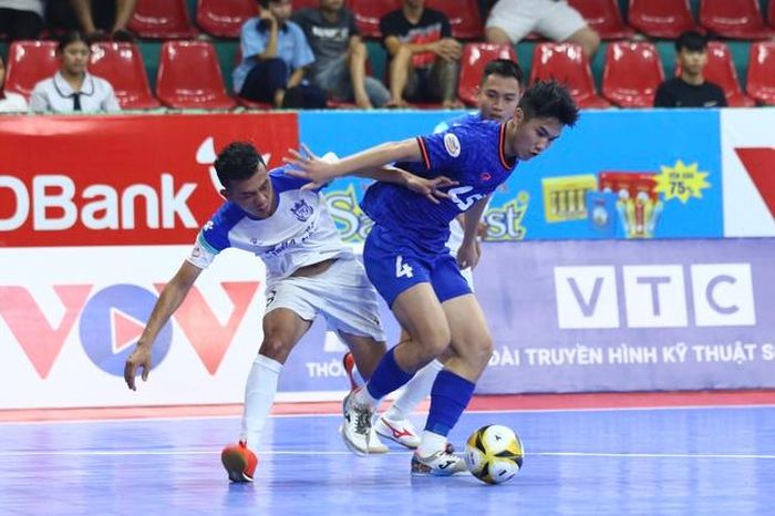 Thái Sơn Bắc (xanh) thắng đậm tân binh Hạ Long và chỉ phải gặp Cao Bằng ở bán kết. Ảnh: VT