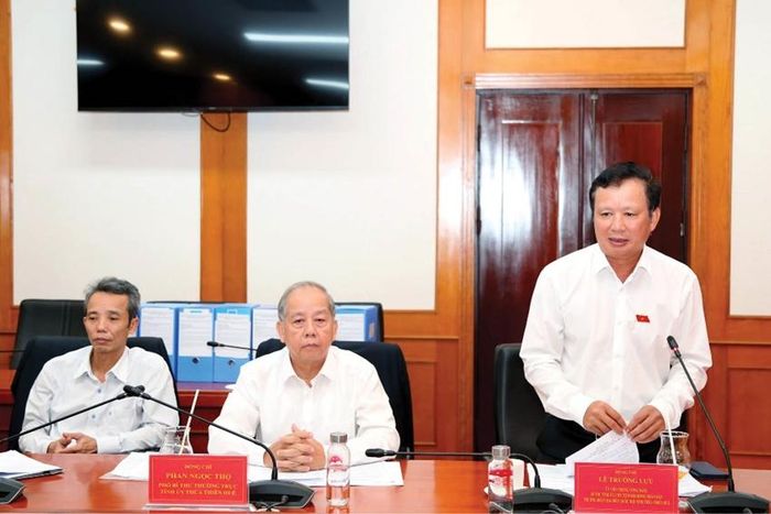 Đồng chí Lê Trường Lưu, Ủy viên Trung ương Đảng, Bí thư Tỉnh ủy, Chủ tịch HĐND tỉnh, Trưởng đoàn DDBQH tỉnh phát biểu tại cuộc họp của Hội đồng thẩm định Trường Chính trị Nguyễn Chí Thanh tỉnh Thừa Thiên Huế đạt chuẩn mức 1, tại Hà Nội ngày 24/10/2023