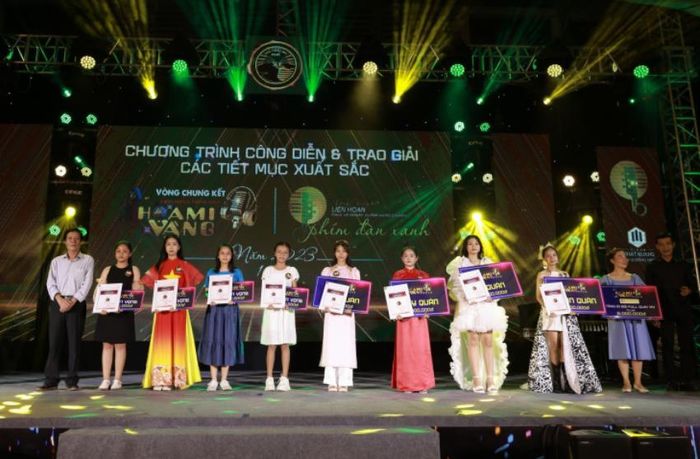 Trao giải cho những tiết mục xuất sắc 