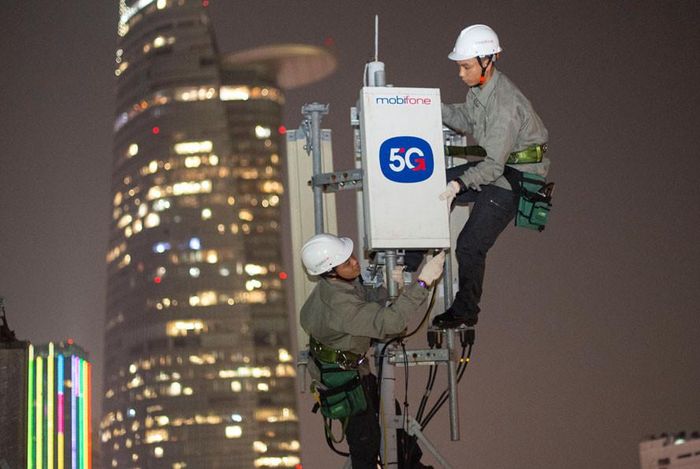 MobiFone lắp đặt trạm phát sóng tại TP.Hồ Chí Minh.