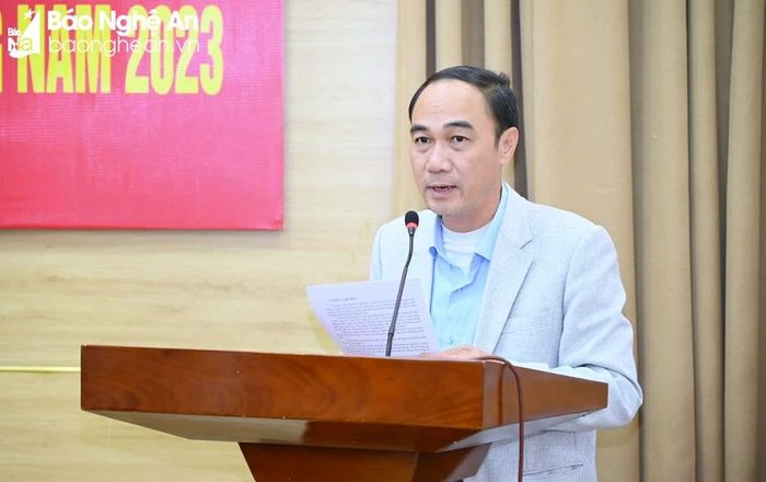 Đồng chí Trần Quốc Khánh - Phó Trưởng Ban Tuyên giáo Tỉnh ủy phát biểu tại hội nghị. Ảnh: Thành Cường