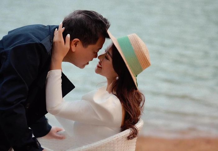  Đăng Dương hạnh phúc vì có hậu phương vững chắc như Kim Xuyến. 