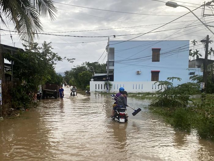 Thôn Phú Bình, xã Vĩnh Thạnh (chụp lúc 17 giờ).