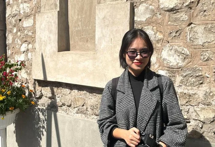 Bạn Phương Anh ấn tượng bởi kiến trúc độc đáo của Tháp nước Hàng Đậu
