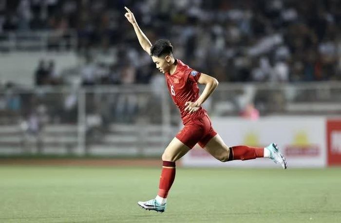 Nguyễn Đình Bắc ghi bàn ấn định chiến thắng 2-0 cho đội tuyển Việt Nam trước chủ nhà Philippines. Ảnh: Hoàng Linh