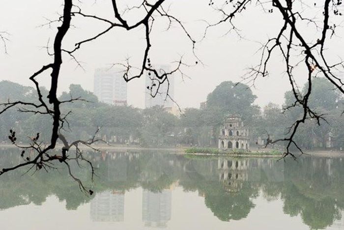 Miền Bắc rét khô, miền Trung mưa lớn. Ảnh minh họa