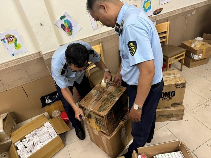 Cục Quản lý thị trường TP. Hồ Chí Minh và Công an TP. Hồ Chí Minh đã kiểm tra và tạm giữ trên 22.000 sản phẩm thuốc tân dược trị giá hơn 4,5 tỷ đồng
