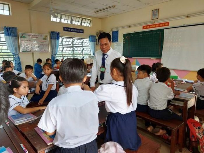 Một tiết học của thầy Đặng Thanh Huấn - Ảnh: VGP