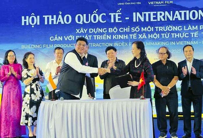 Tại Hội thảo diễn ra Lễ ký kết hợp tác giữa Hiệp hội Xúc tiến phát triển điện ảnh Việt Nam và tổ chức Liên hoan phim Ấn Độ trên toàn thế giới (Indian Film Festival Worldwide) về hợp tác làm phim tại Việt Nam.