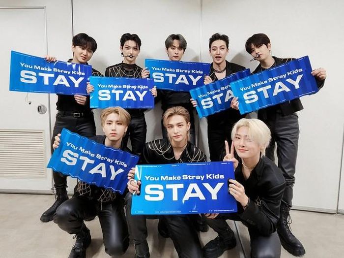 Stray Kids- Stay