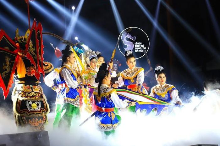 Chương trình nghệ thuật “Dòng chảy” tại khai mạc Lễ hội Thiết kế sáng tạo Hà Nội 2023