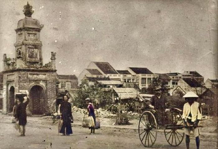 Tháp Hòa Phong lúc có phố và đường “chen ngang"