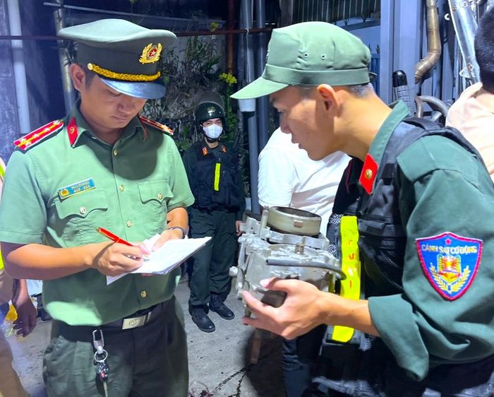 Kiểm tra các lốc máy bị tháo rời và số khung, số máy các phương tiện.