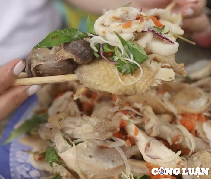  Món gỏi gà măng cụt, một trong những món ăn nức tiếng Bình Dương 