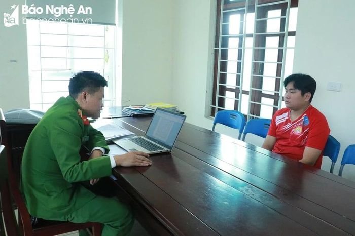 Cơ quan Công an làm việc với Nguyễn Thành Nam. Ảnh: Văn Hậu