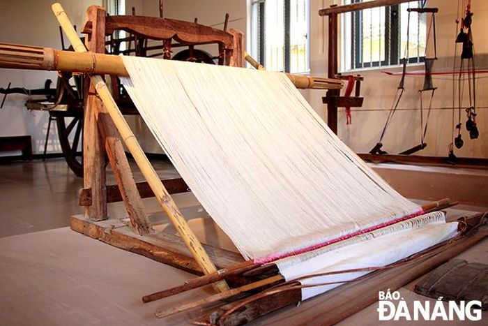 Phòng văn hóa Chăm hiện đang trưng bày hơn 150 hiện vật gắn với đời sống, văn hóa, tín ngưỡng của cộng đồng người Chăm ở nước ta.