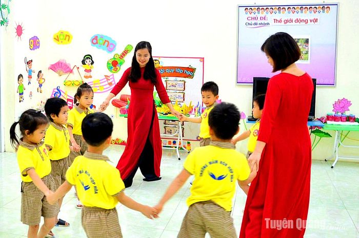 Một giờ học của các cháu trường Mầm non Hợp Hòa (Sơn Dương).
