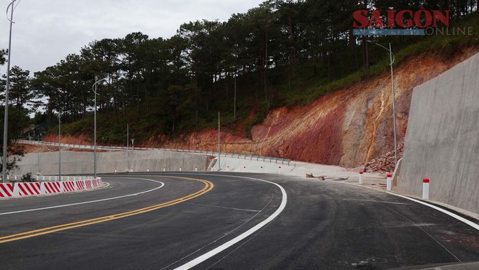  Đèo Prenn đoạn qua tổ dân phố 18, phường 3, TP Đà Lạt những ngày cuối tháng 11-2023. Ảnh: ĐOÀN KIÊN 