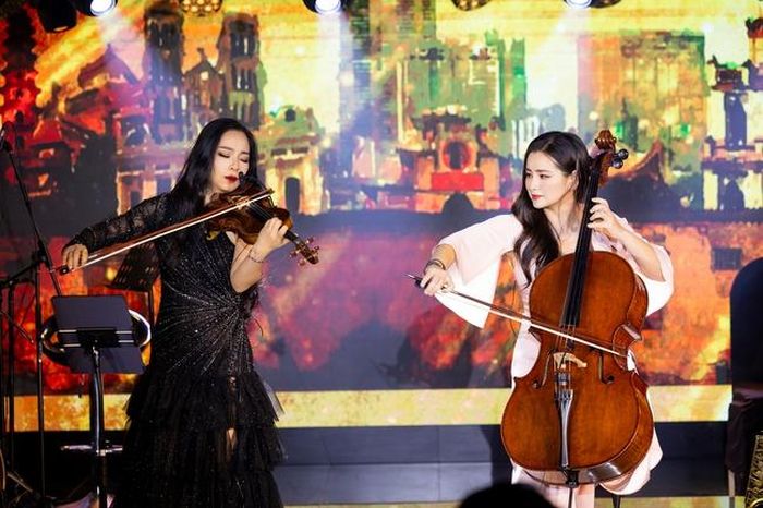 Màn trình diễn của hai nữ nghệ sĩ Minh Hiền - Hà Miên