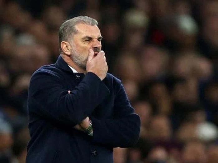 Postecoglou đang đối mặt với nhiều khó khăn