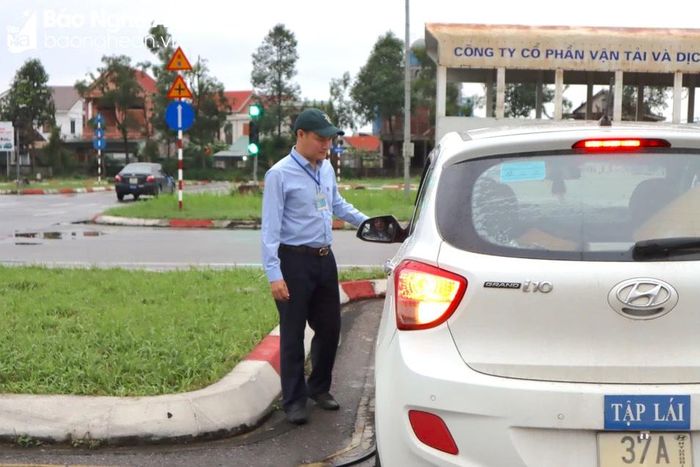  Theo thầy Hồ Minh Diễn, việc nắm bắt tâm lý học viên sẽ đem đến kết quả tốt trong giảng dạy. Ảnh: Diệp Thanh 
