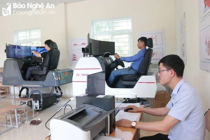  Trong đào tạo lái xe, việc "học thật, thi thật, kết quả thật" sẽ góp phần nâng cao ý thức và văn hóa khi tham gia giao thông. Ảnh tư liệu: Đặng Cường 