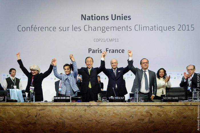  Hội nghị COP21-CMP11 tại Paris, Pháp vào năm 2015 đưa ra sáng kiến thiết lập thị trường trao đổi carbon giữa bên phát thải ra môi trường và bên có biện pháp thu nhận carbon từ môi trường. Ảnh: Website Bộ TN&amp;MT 
