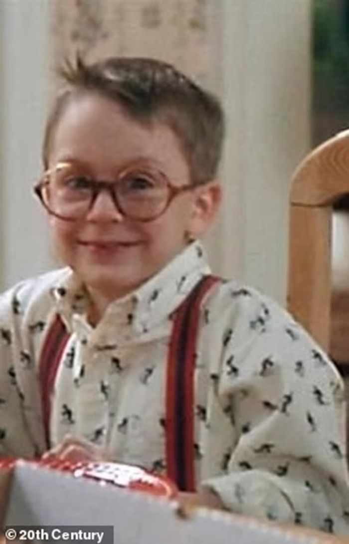 Em trai của Macaulay Culkin, Kieran Culkin, trong vai em họ ngốc nghếch của Kevin trong "Ở nhà một mình"