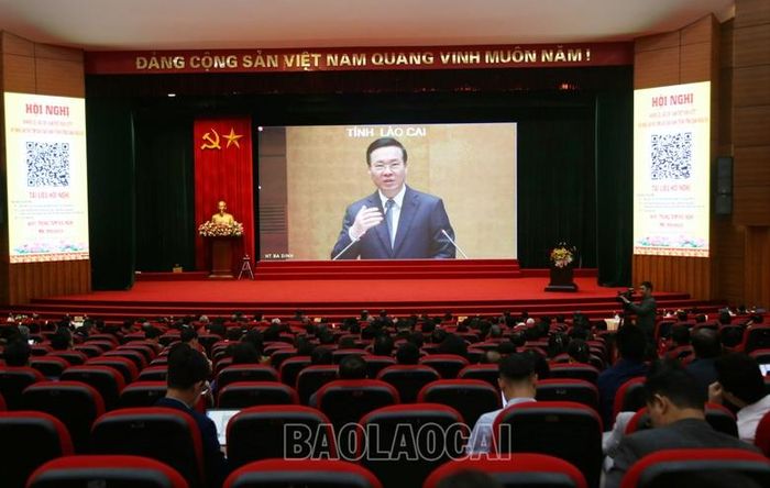 Quang cảnh hội nghị tại điểm cầu Tỉnh ủy Lào Cai.