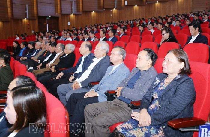Đại biểu dự hội nghị tại điểm cầu Tỉnh ủy Lào Cai.